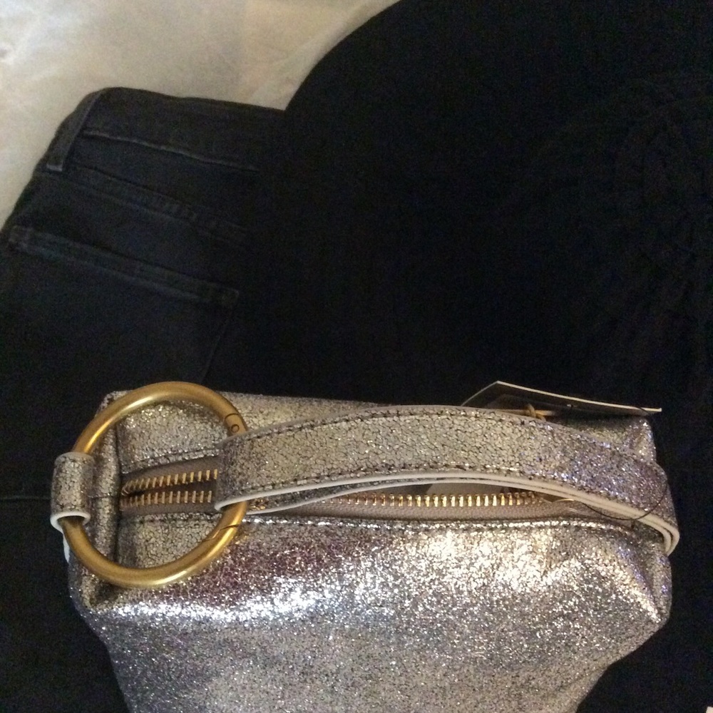 Studio 33 wristlet purse NWT silver - Picture 5 of 8